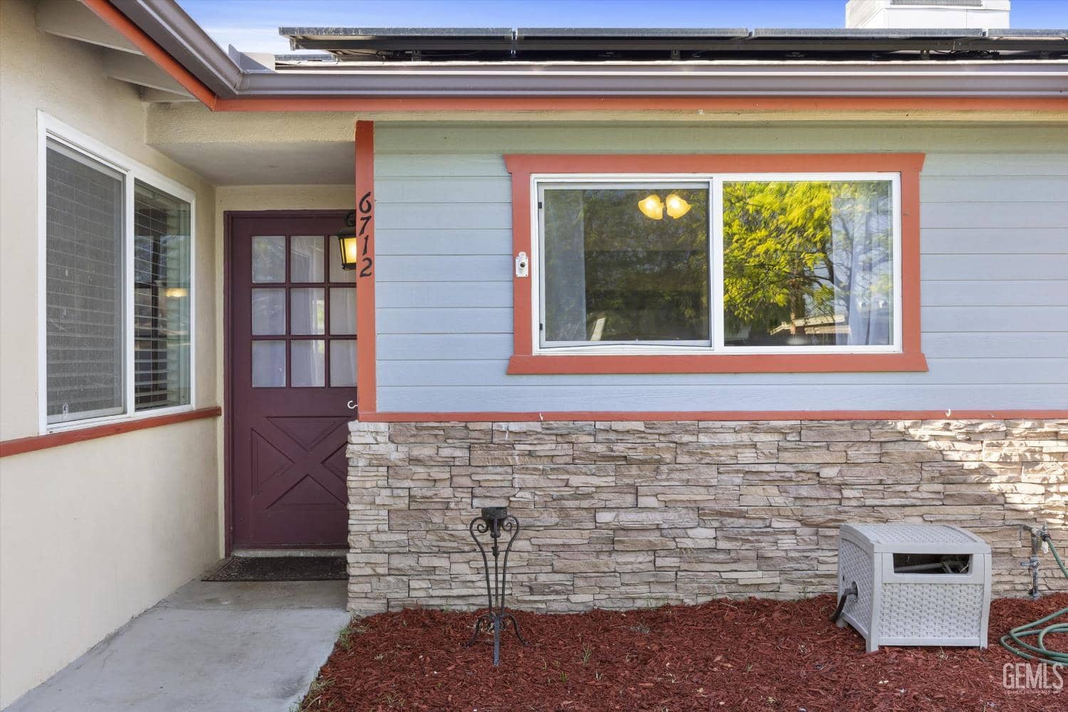 6712 Cedarcrest Avenue — photo 4