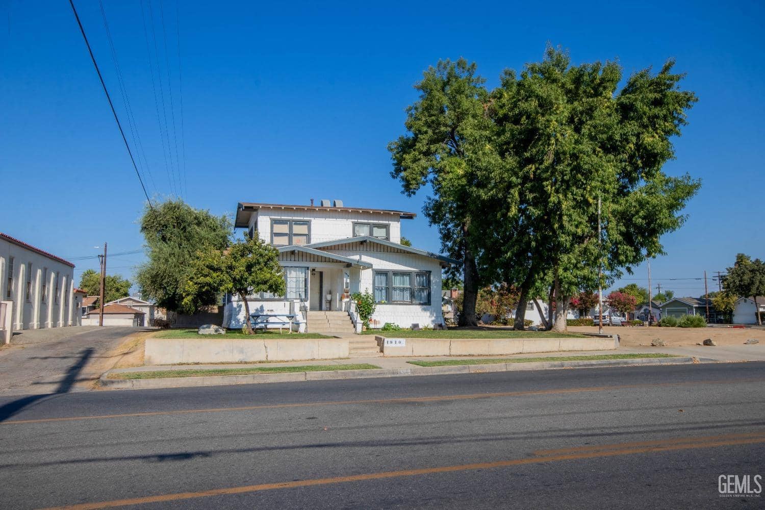 1910 Baker Street — photo 2