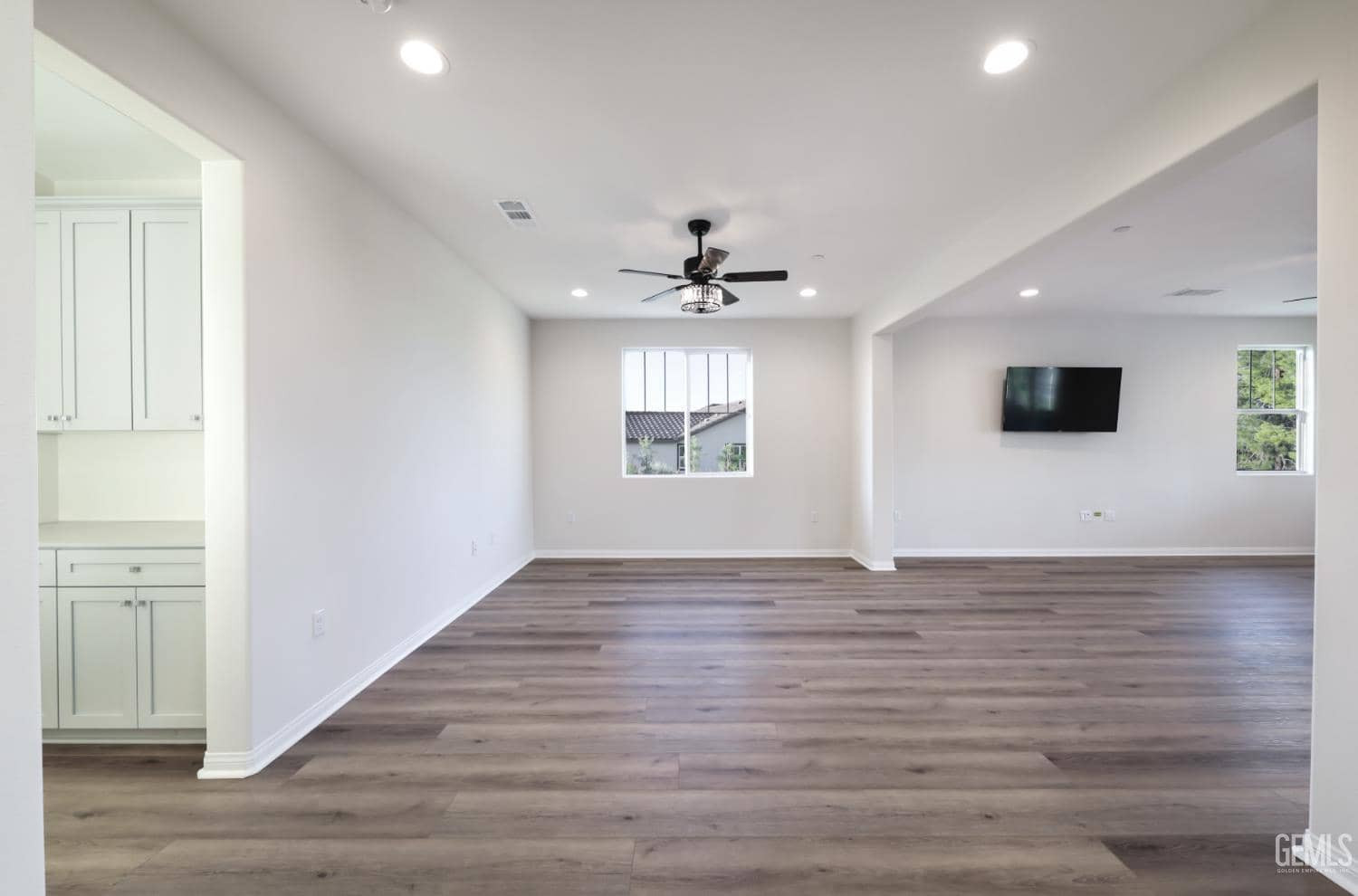 5609 Levanto Street — photo 4