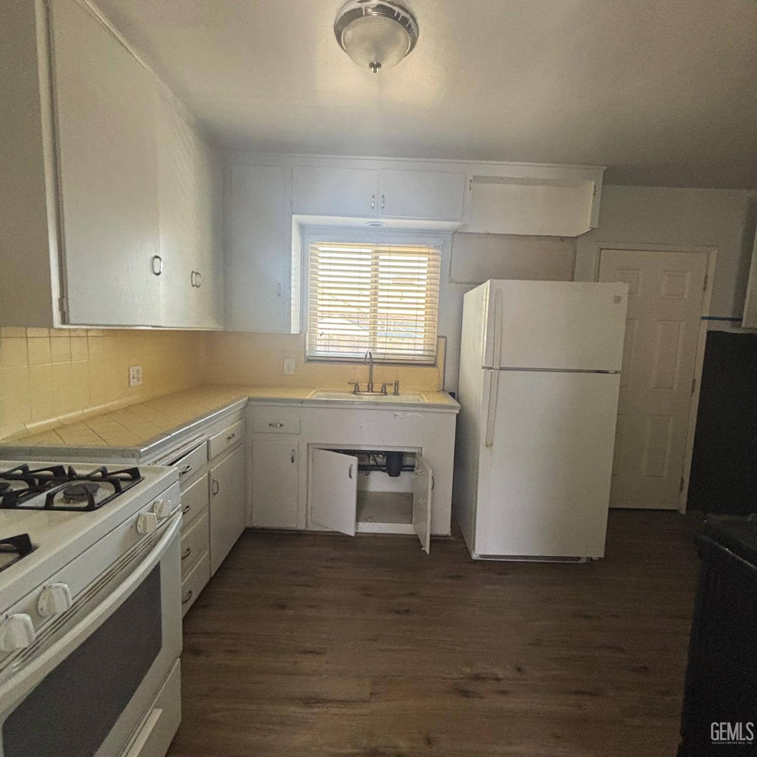 421 Wilson Avenue — photo 2