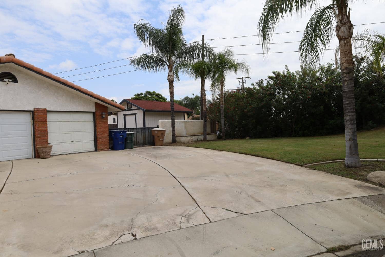5705 Medio Luna Avenue — photo 3
