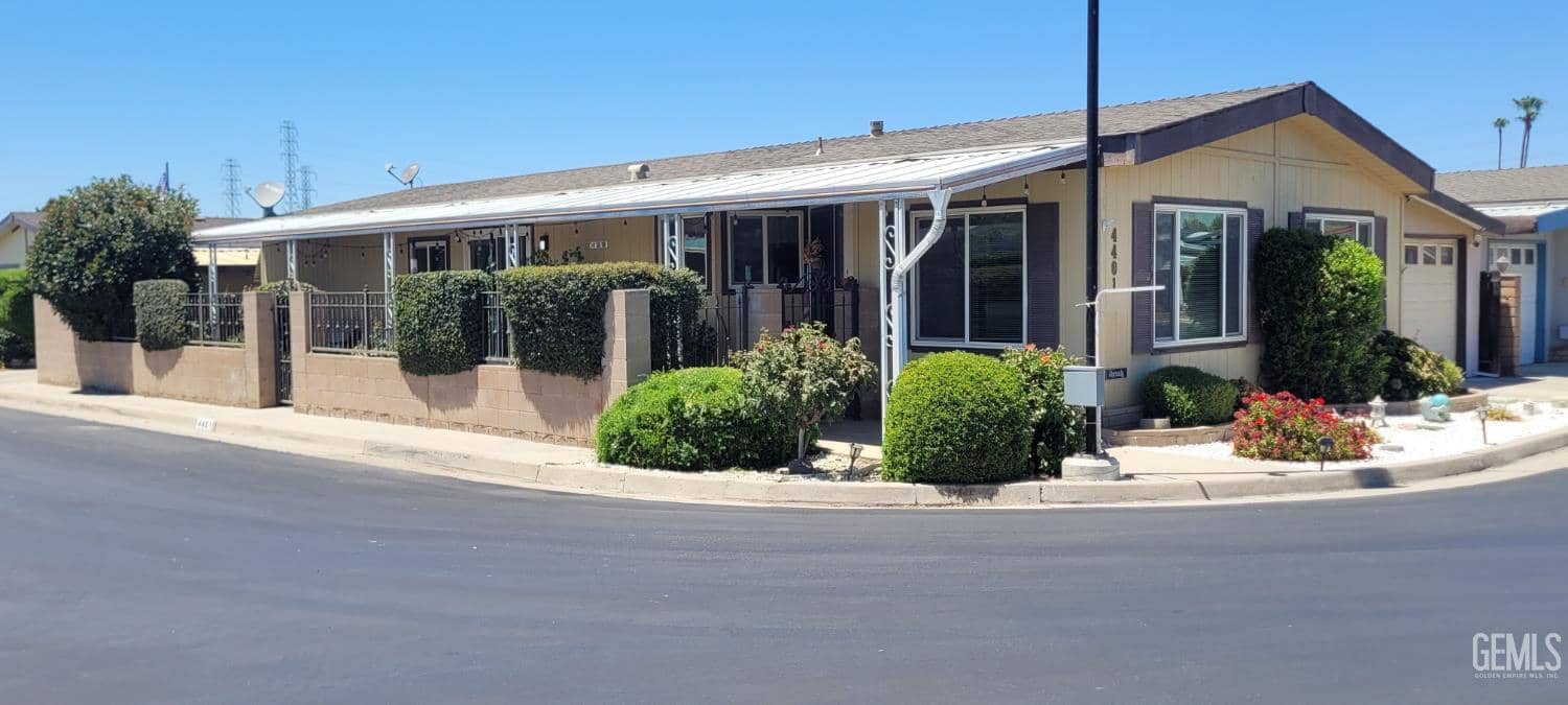 4401 Camelot Place