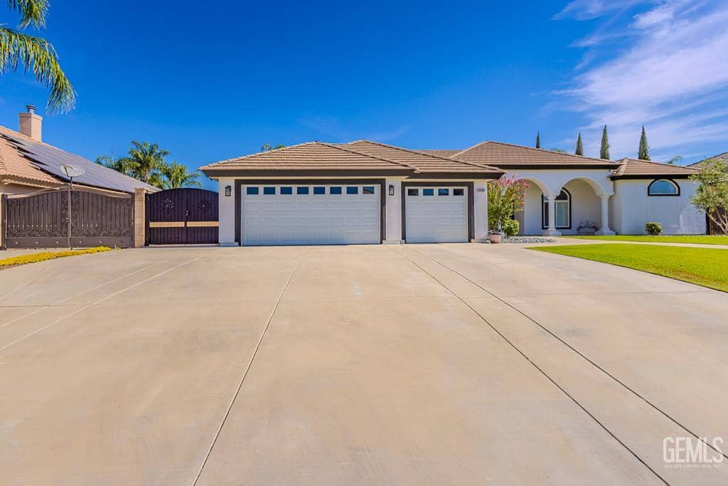 14146 Searspoint Avenue — photo 2