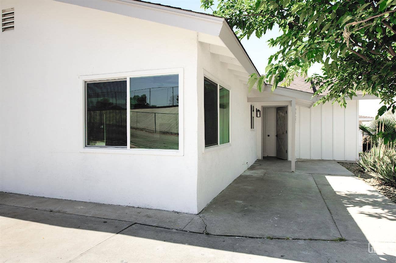 2425 Castle Drive — photo 6