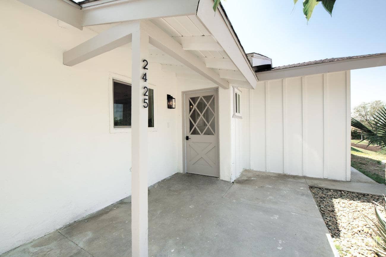 2425 Castle Drive — photo 4