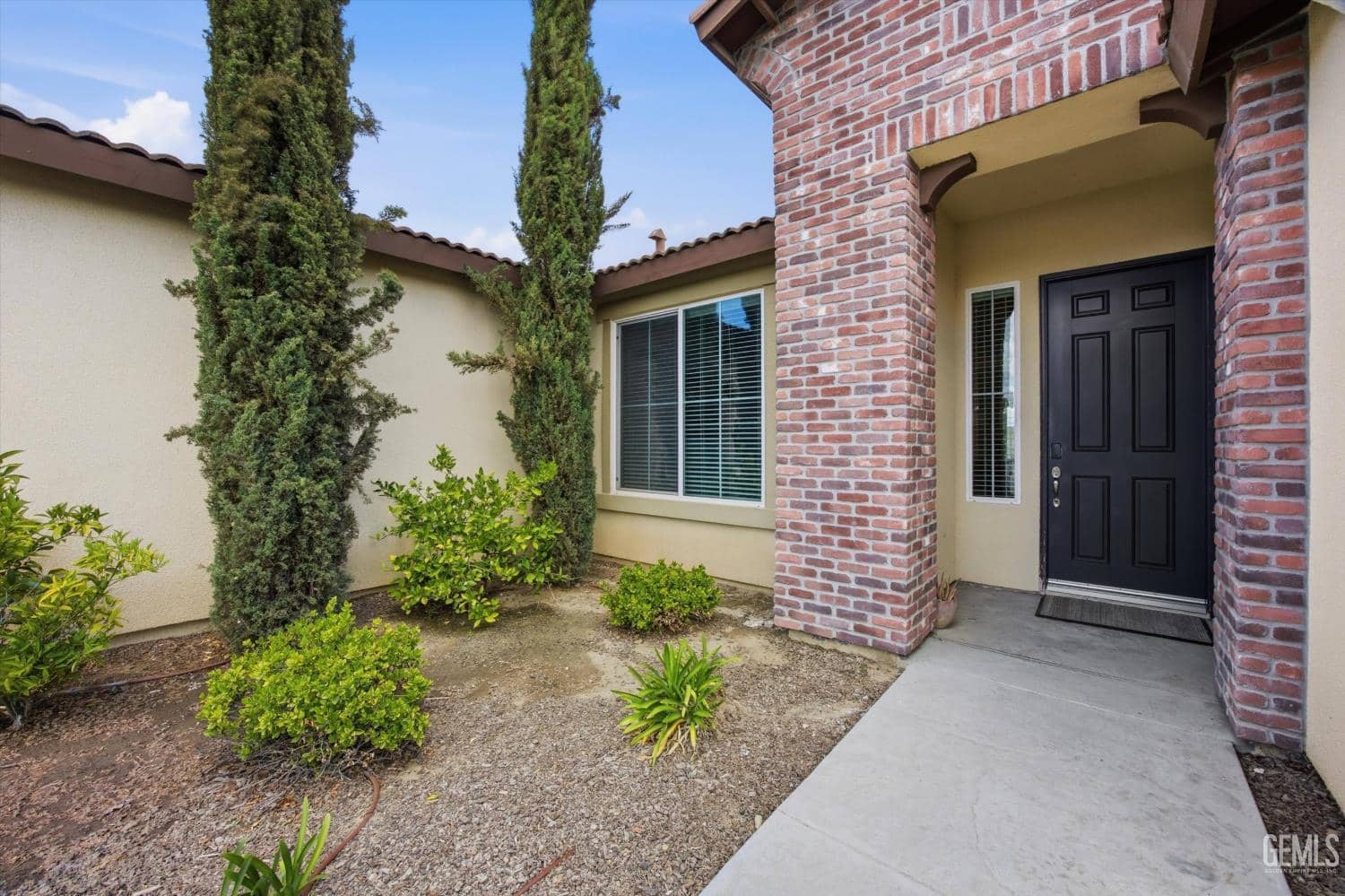 1906 McIntosh Way — photo 3