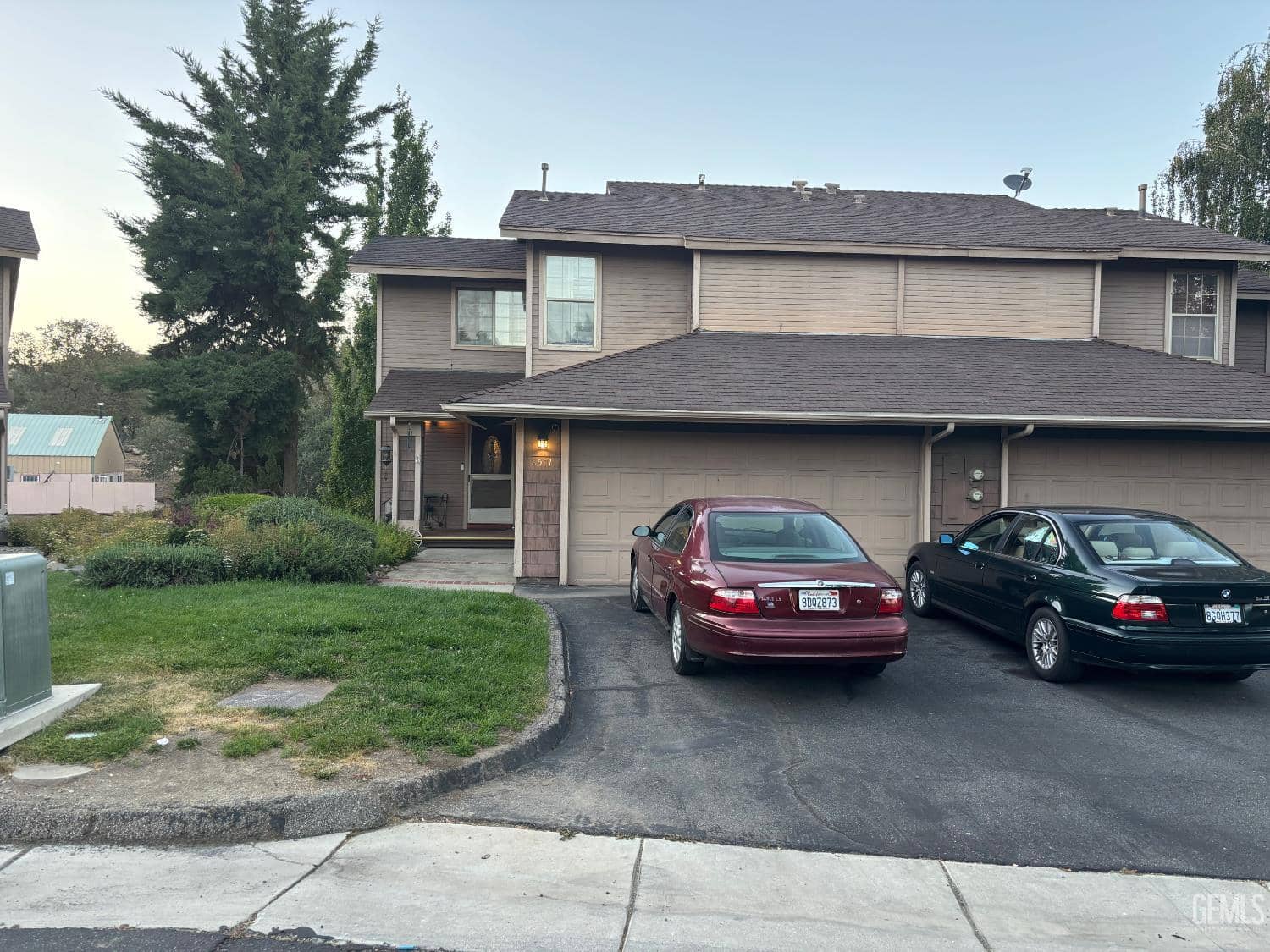 18571 Glenview Court — photo 2