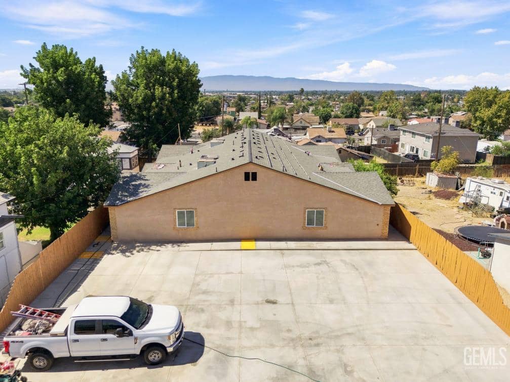 1619 Lincoln Street — photo 4