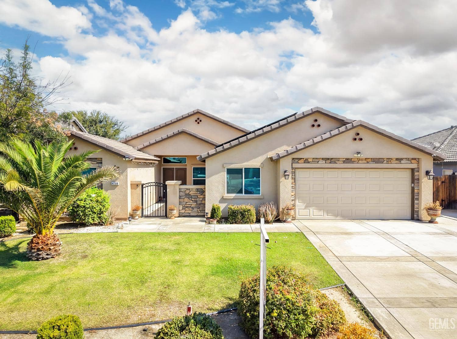 4208 Sierra Madre Avenue — photo 2