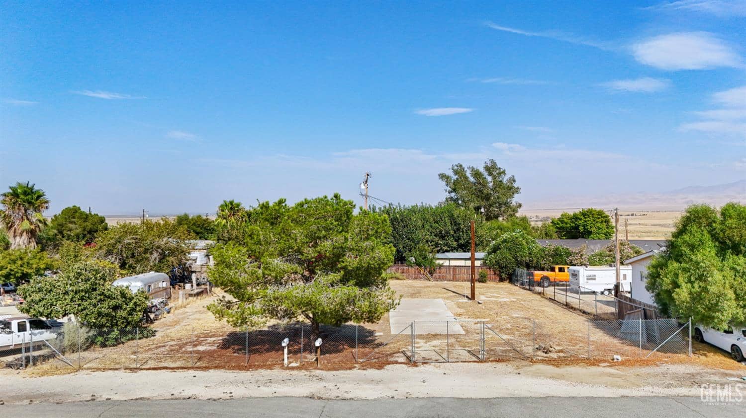 908 Fresno Street — photo 2