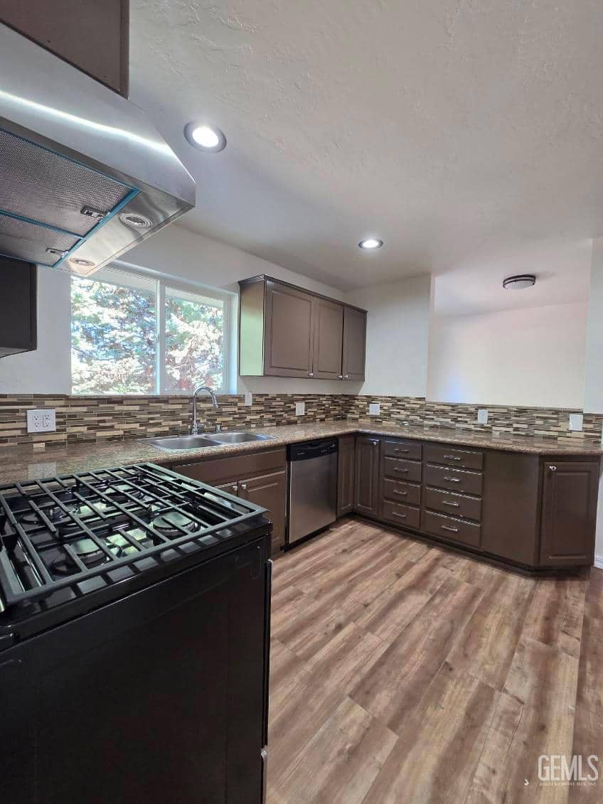 17660 Arlington Place — photo 4