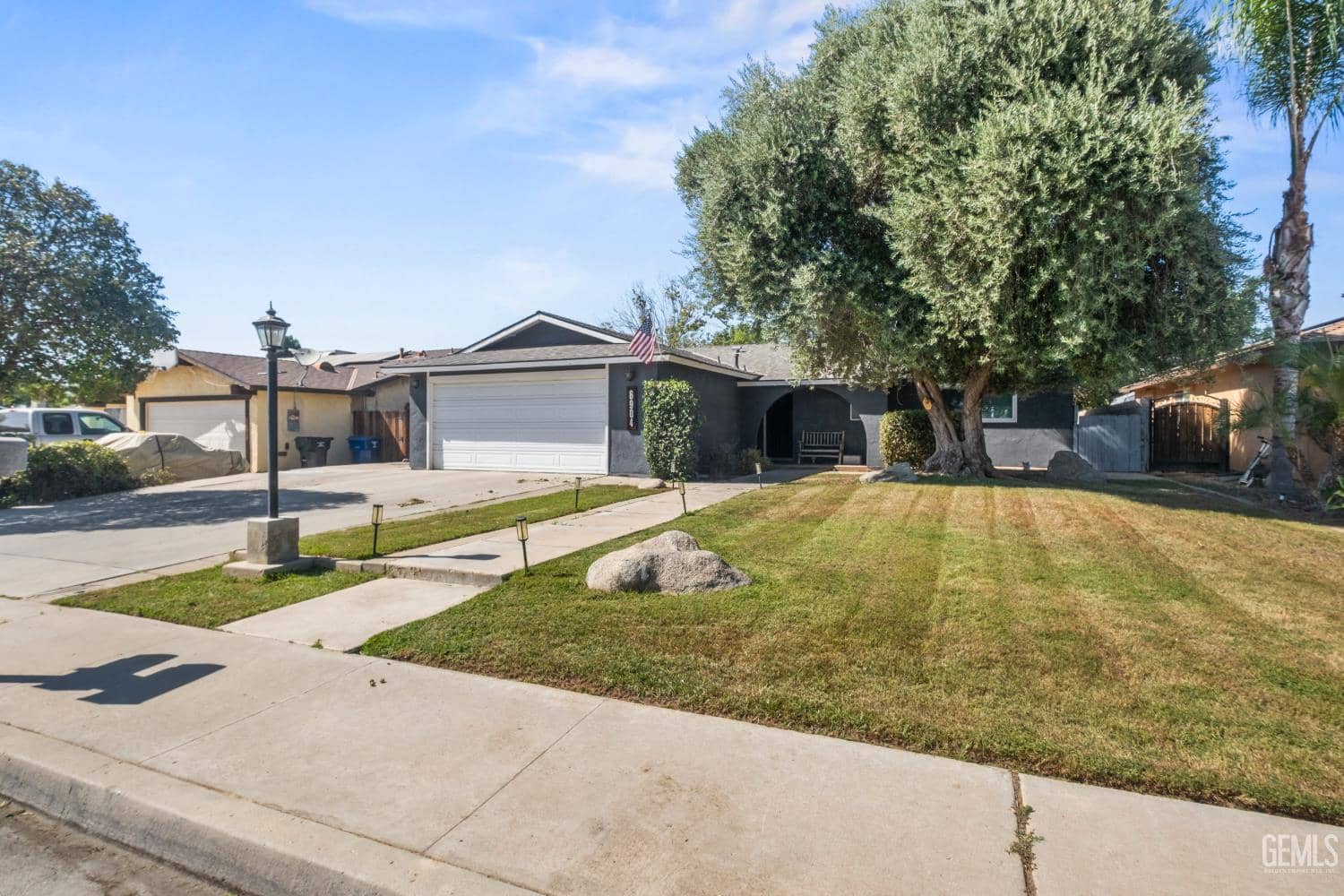 6904 Cedarcrest Avenue — photo 3