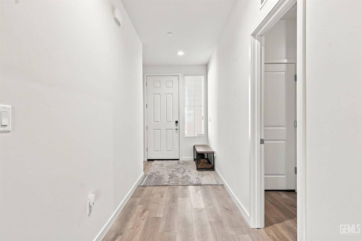 913 Macclesfield Street — photo 4