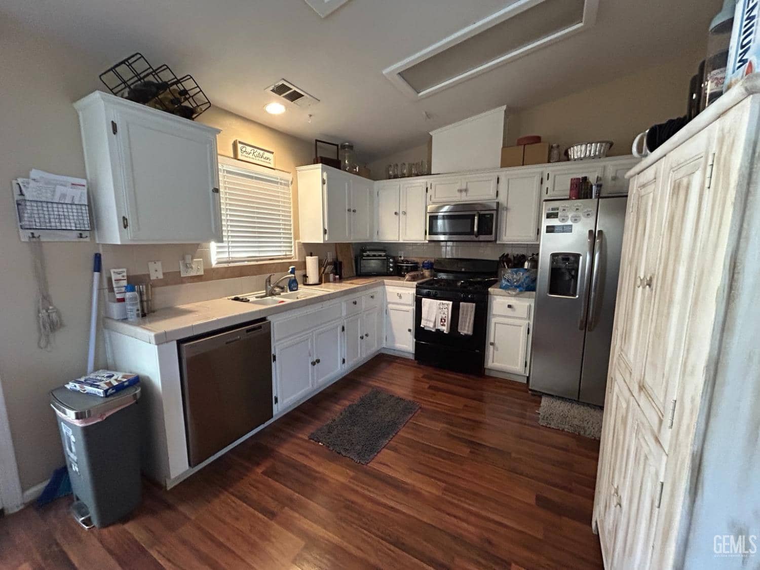 328 W Pilot Avenue — photo 3