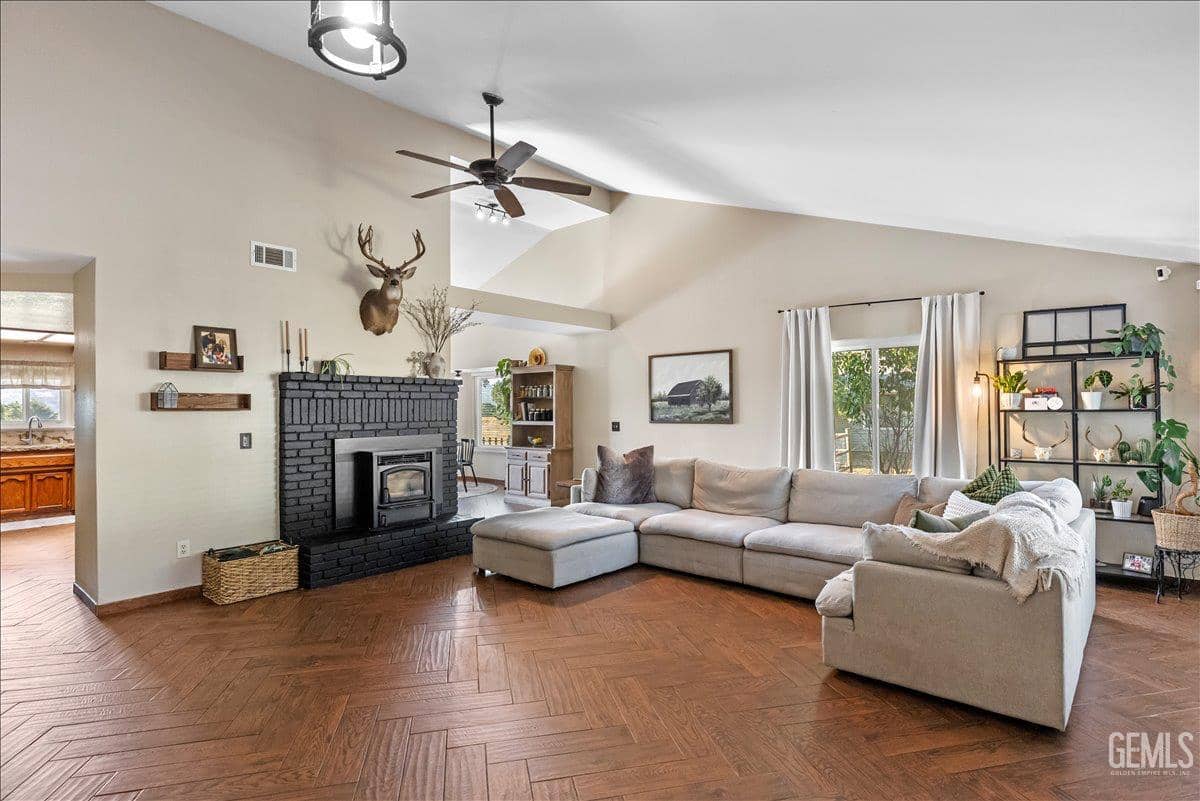 17741 Churchill Street — photo 6