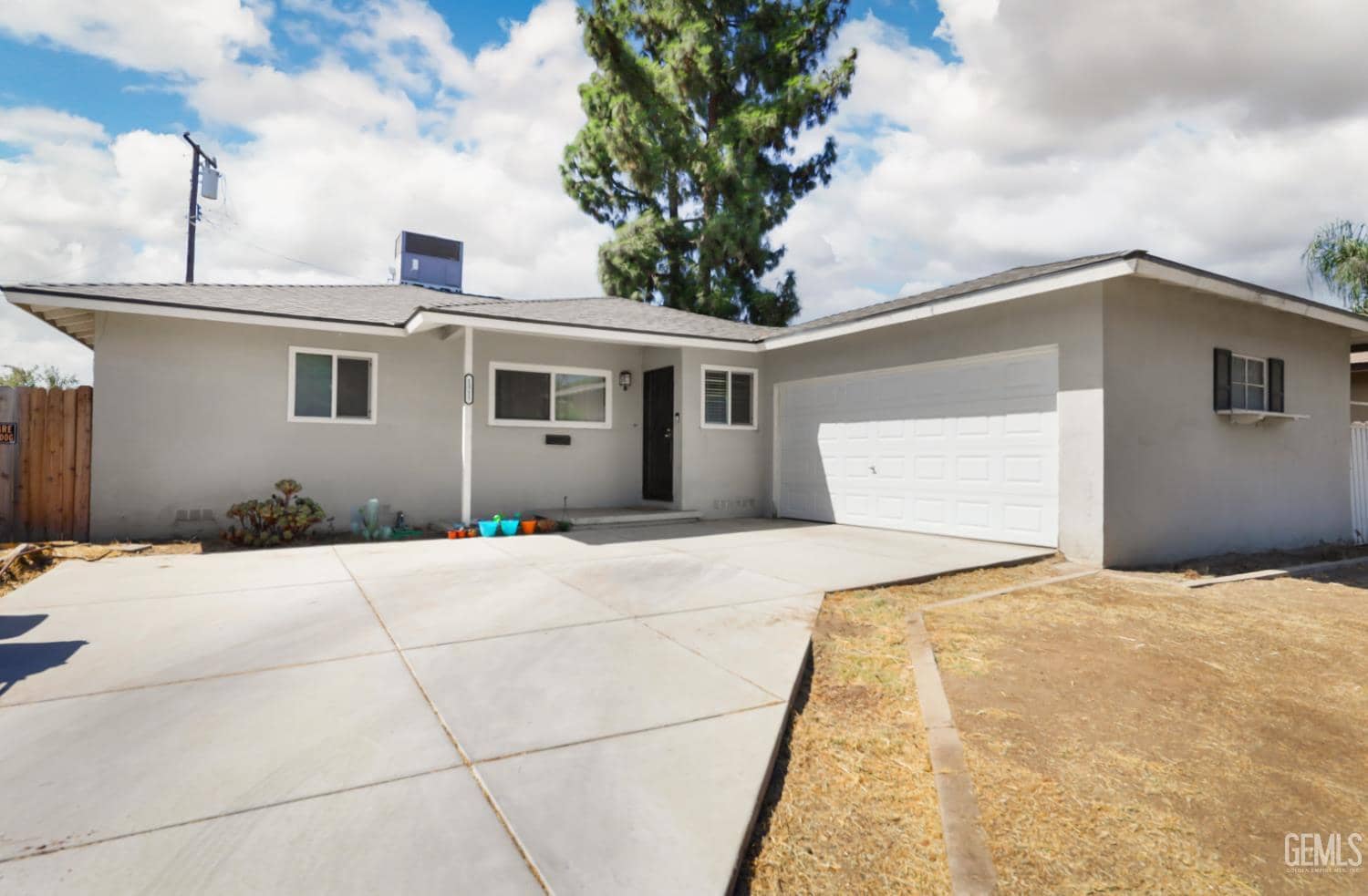 1311 Lindsay Drive — photo 2
