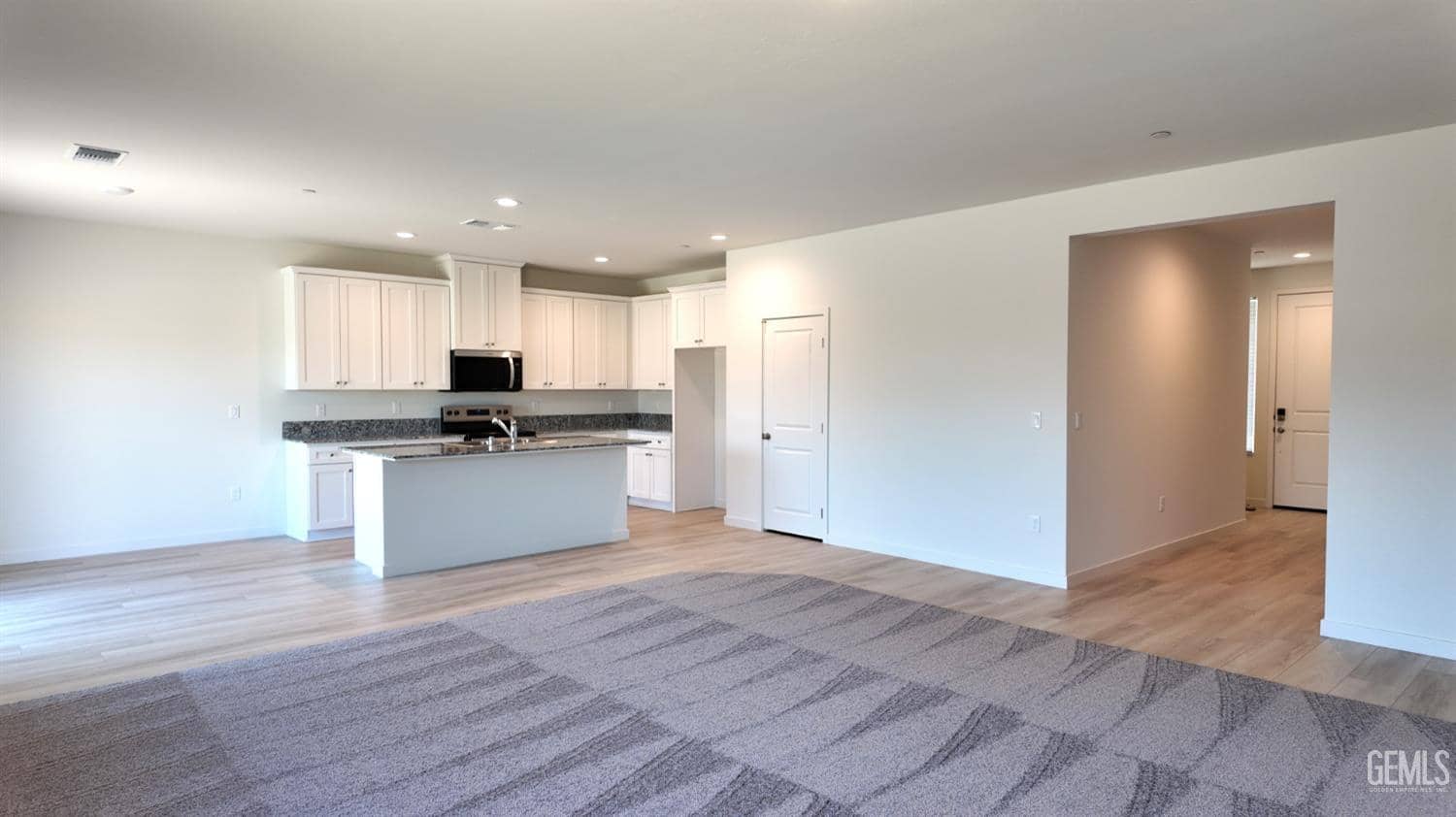 1505 Fisher Drive — photo 2