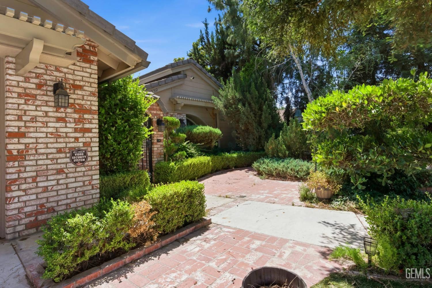 2512 Moffitt Way — photo 4