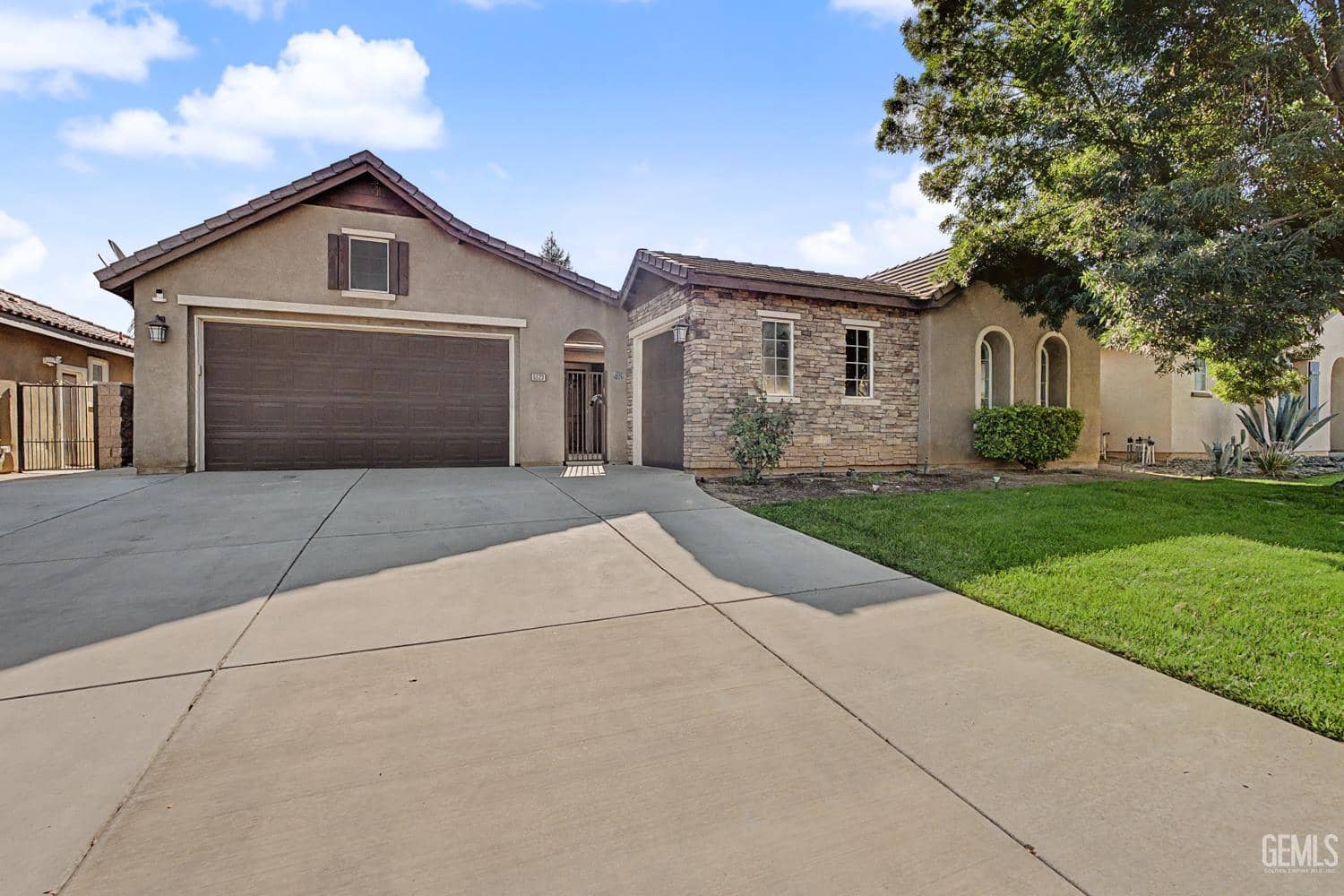 5523 Segovia Way — photo 4