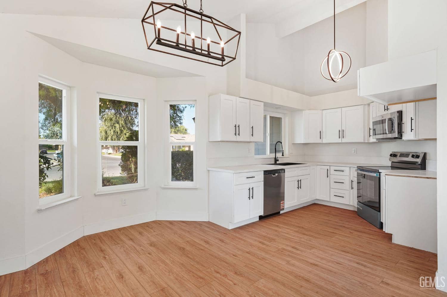 8301 Sargent Way — photo 4