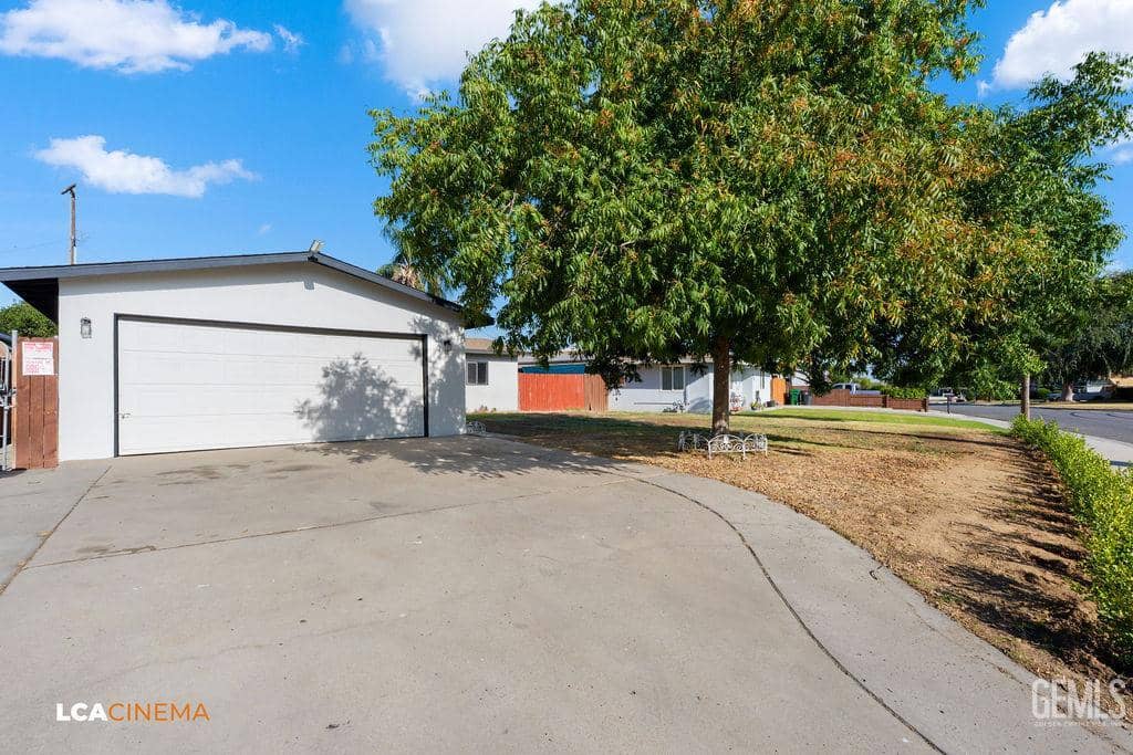 604 Teakwood Drive — photo 3