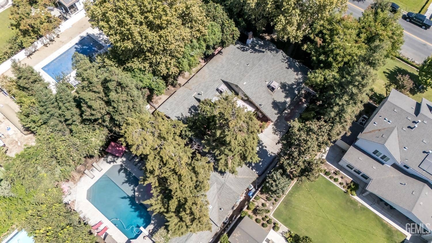 411 Fairway Drive — photo 3