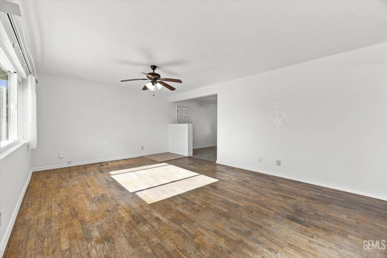 121 N Davis Street — photo 4