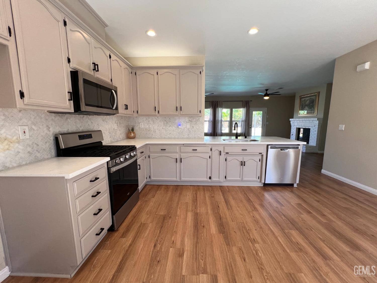 10106 Shoveldown Court — photo 3