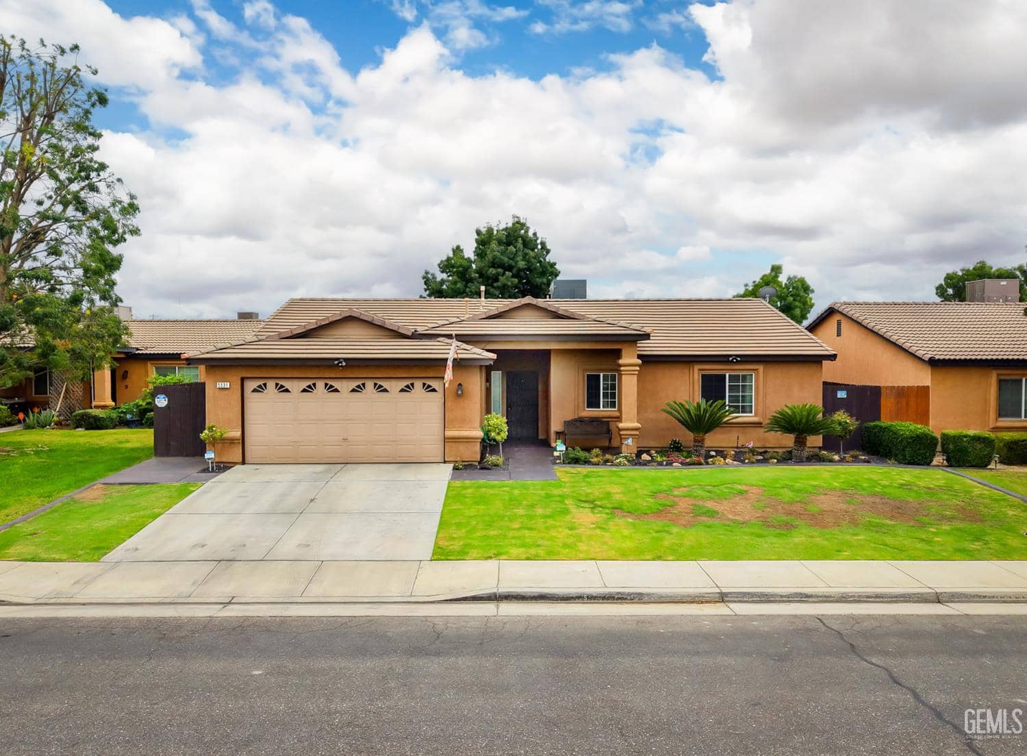 5531 El Palacio Drive