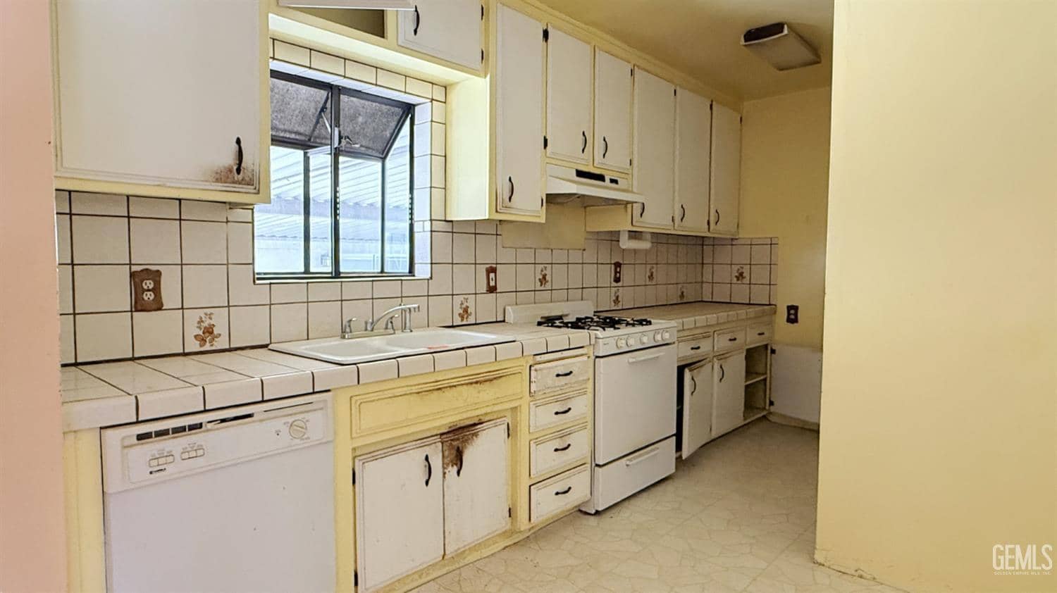 613 Charlana Drive — photo 6