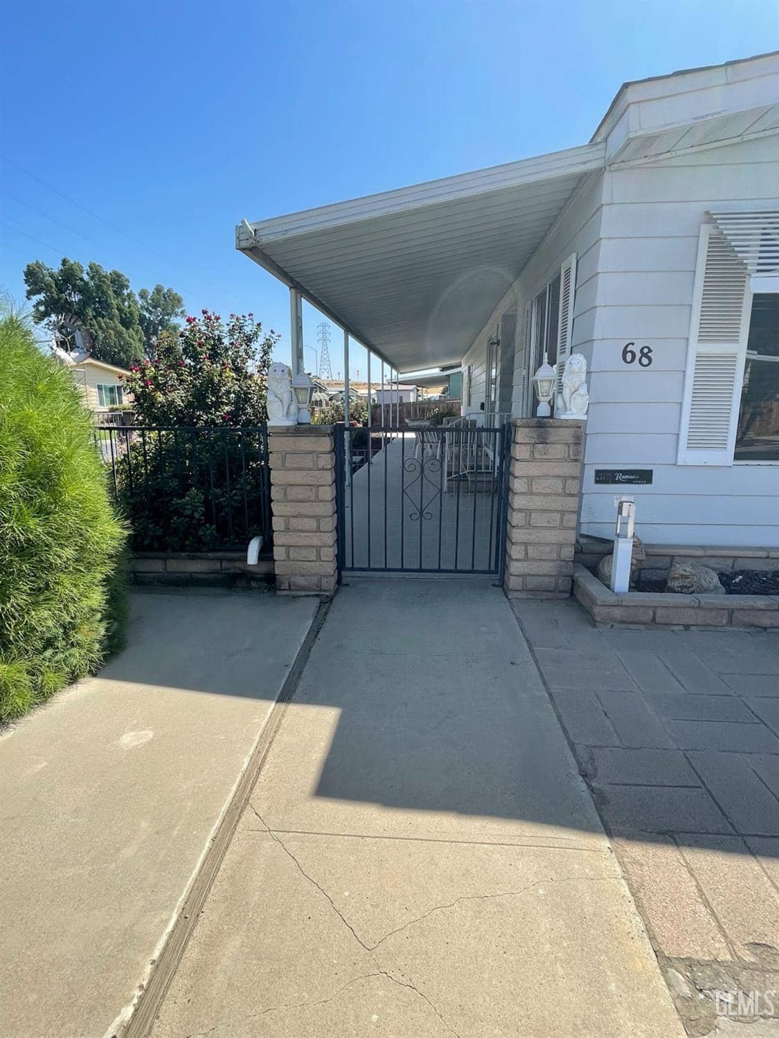 400 E Roberts Lane — photo 6