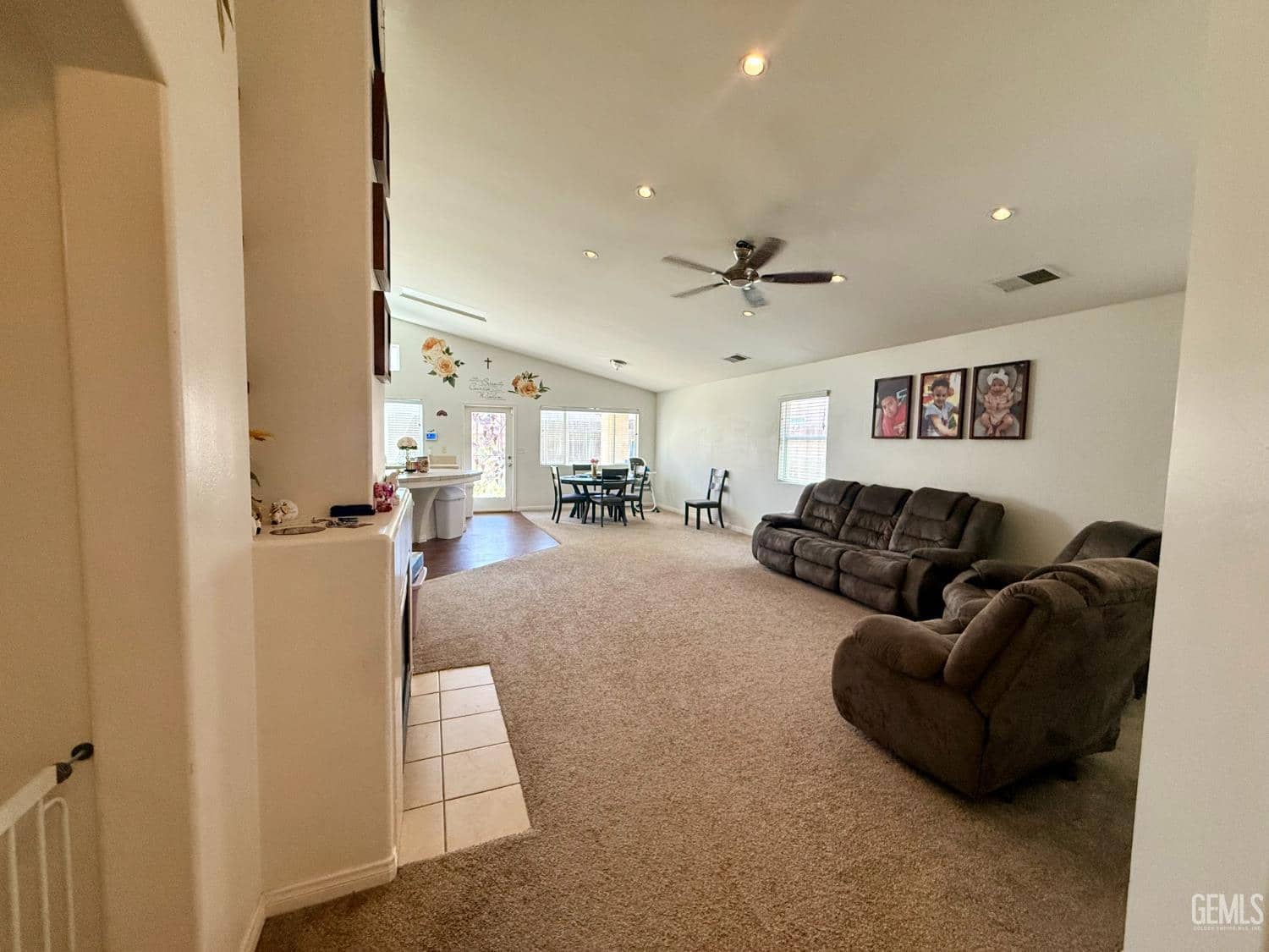 11811 Stellar Avenue — photo 3