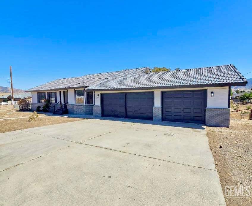 20220 Mesa Drive — photo 2