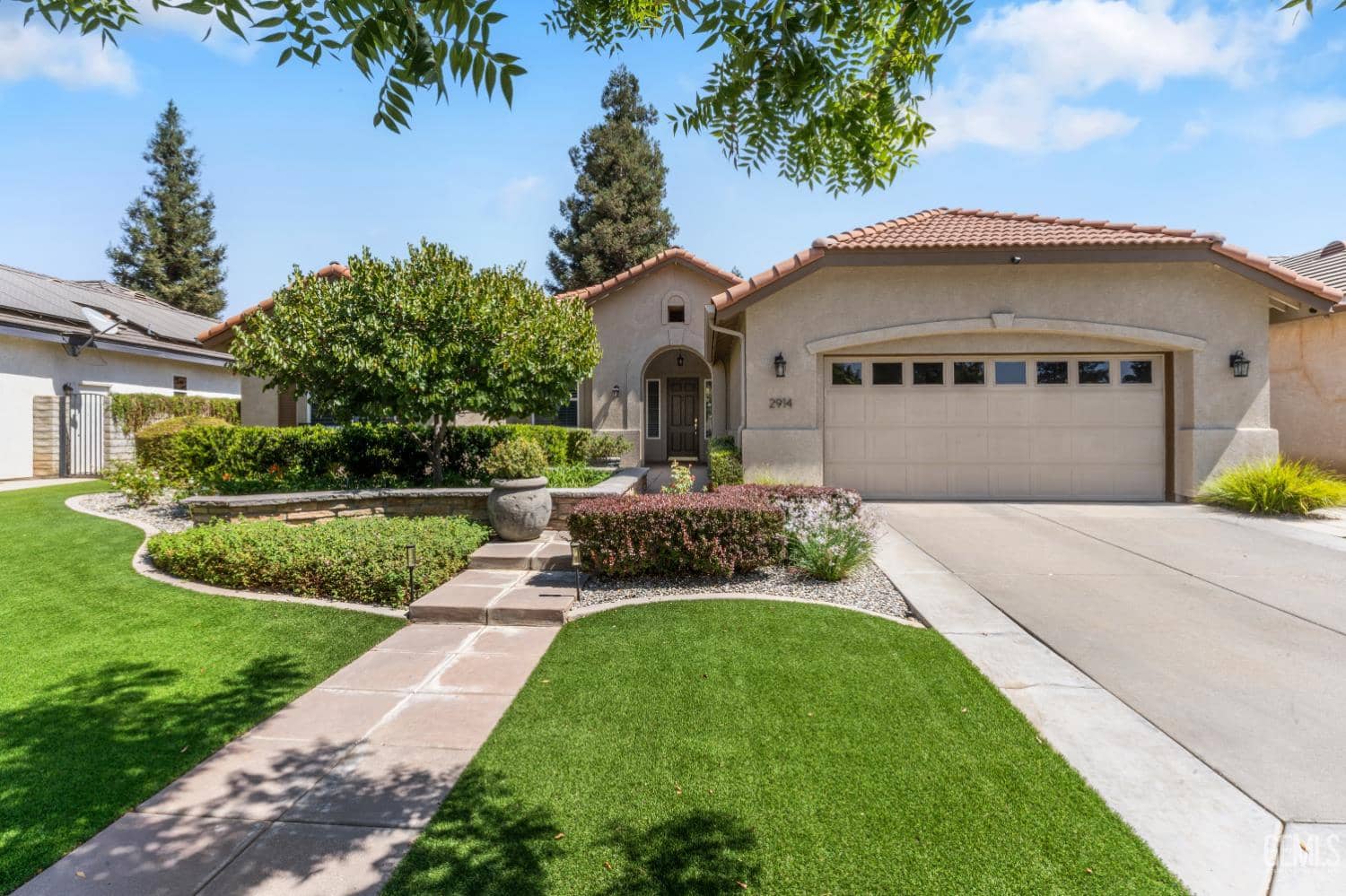 2914 Rose Petal Street