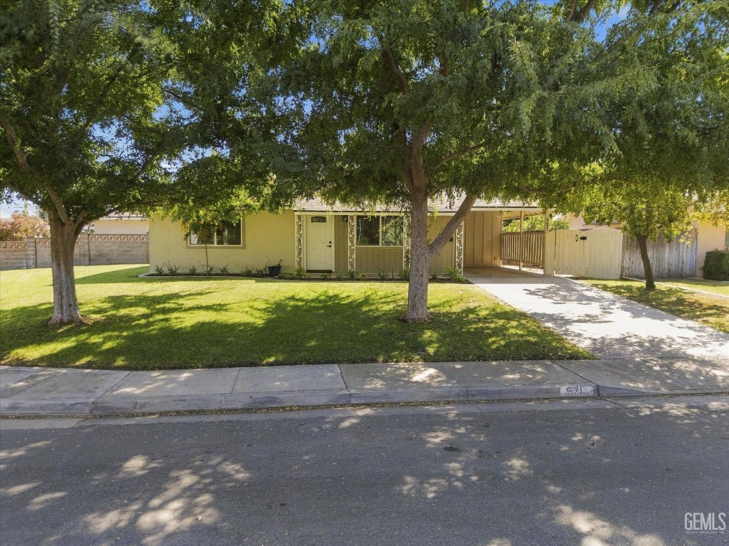 521 Oak Fair Way — photo 2