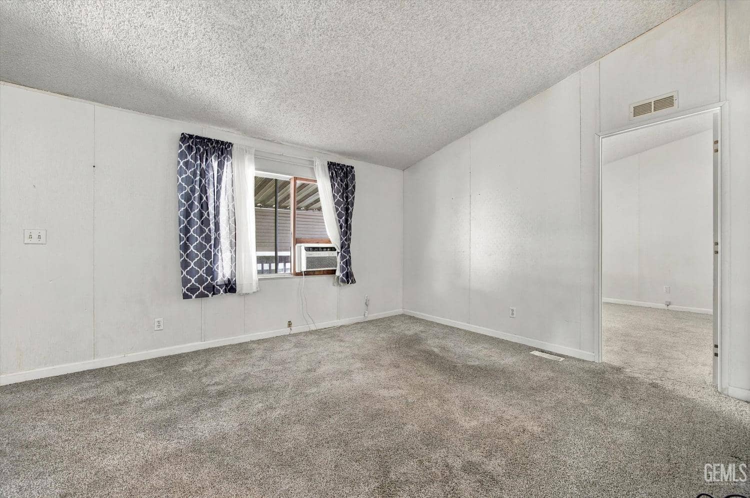 1301 Taft Highway — photo 6