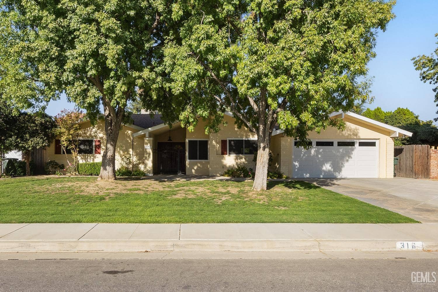 316 Bermuda Street — photo 3