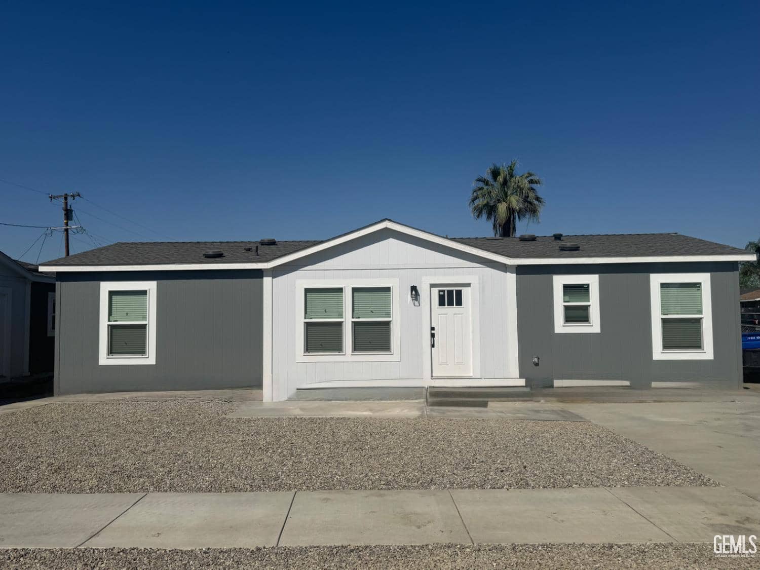207 W Moneta Avenue