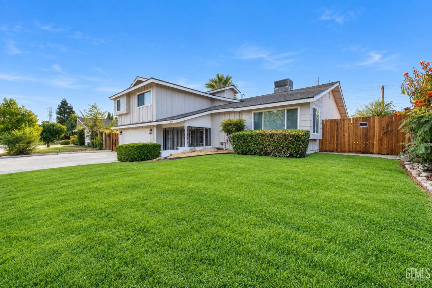 3044 Jacaranda Drive — photo 4