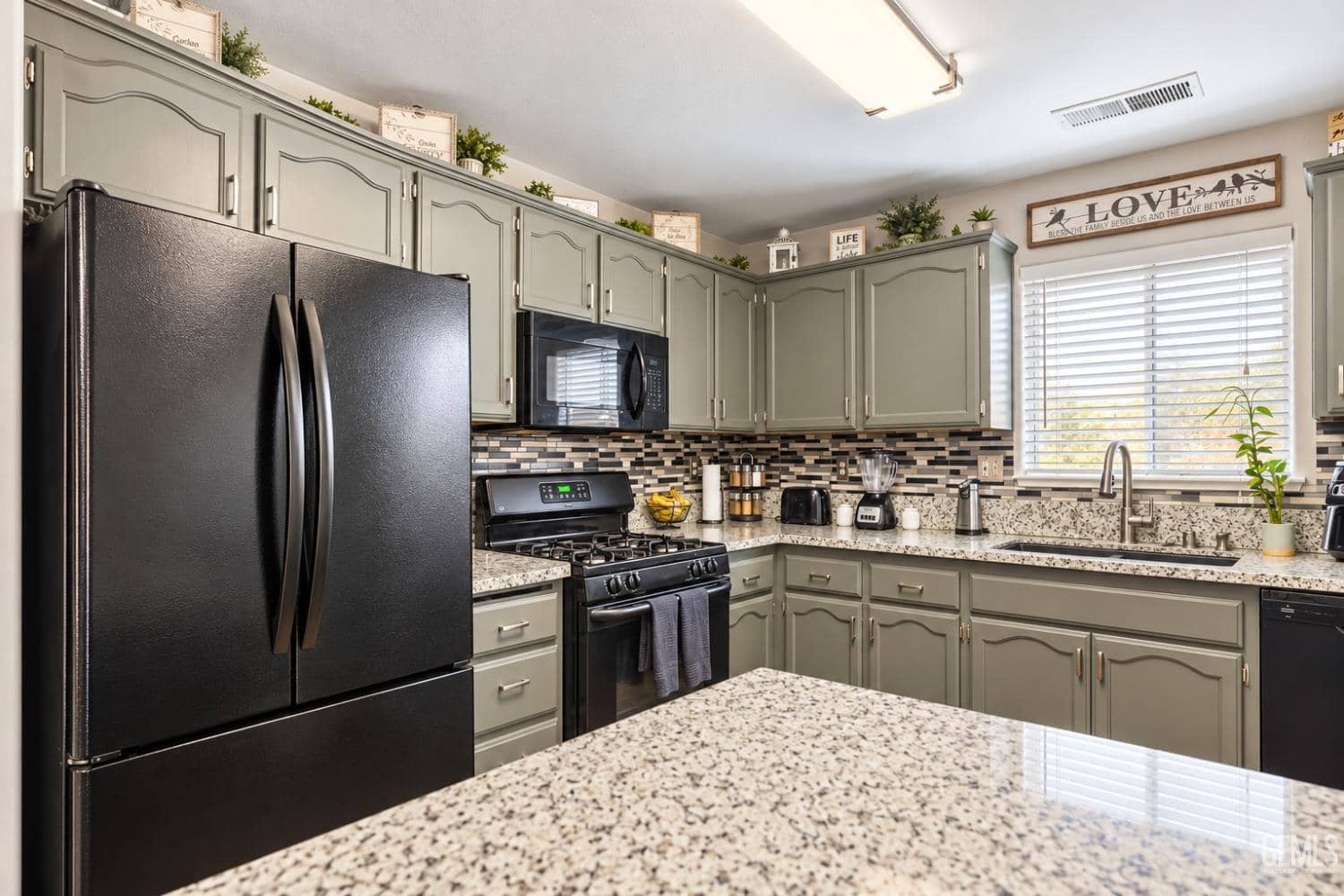 2900 Macau St. — photo 5