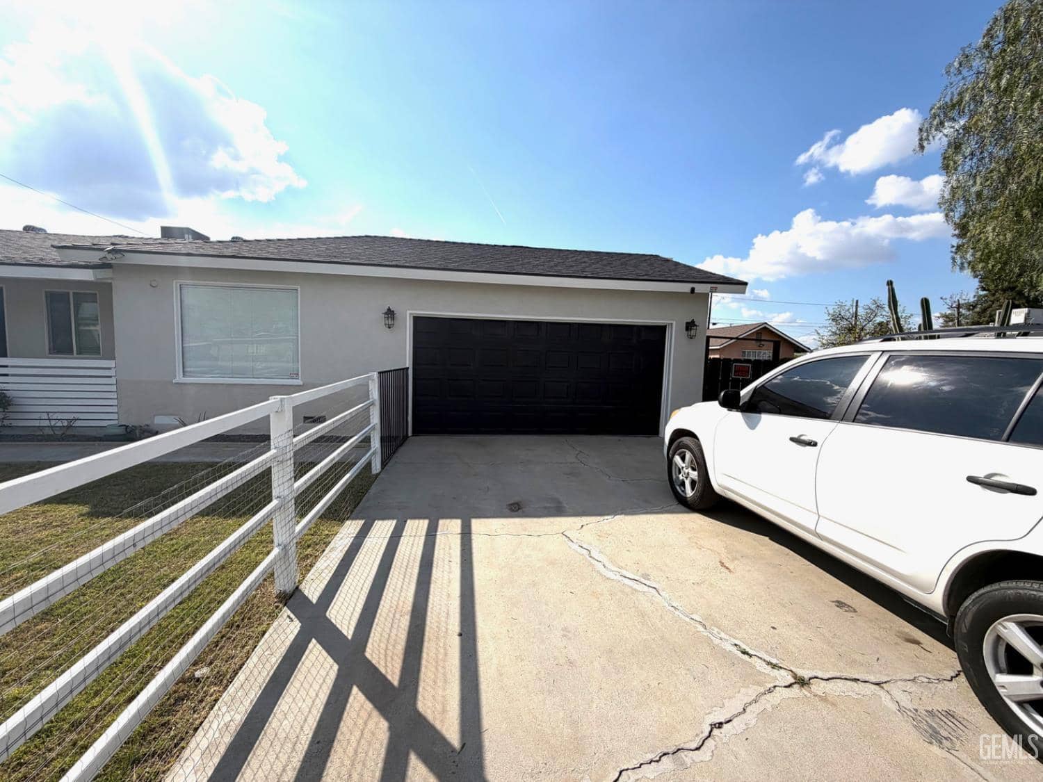 541 Stephens Drive — photo 2