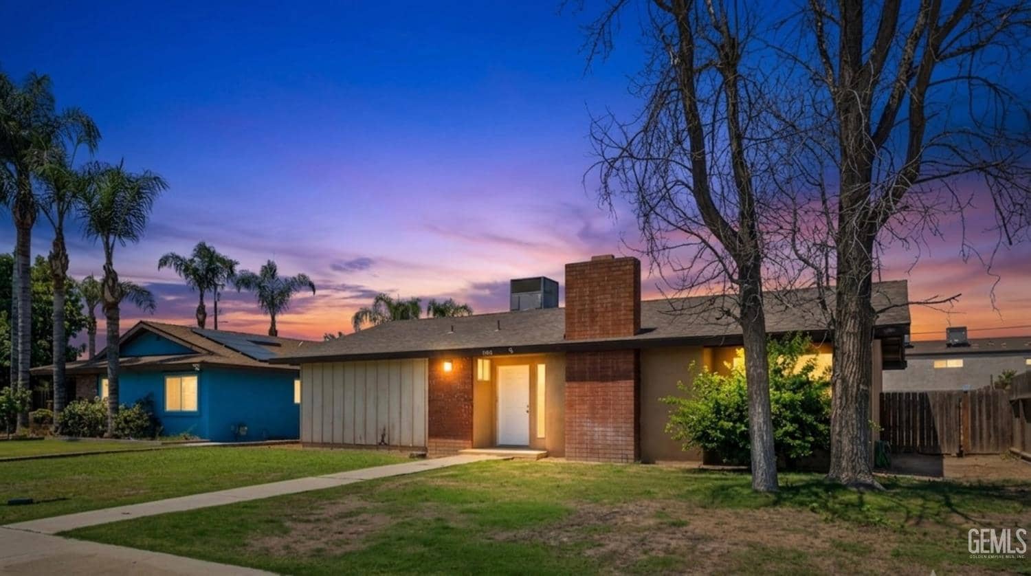 4300 Starling Drive — photo 3