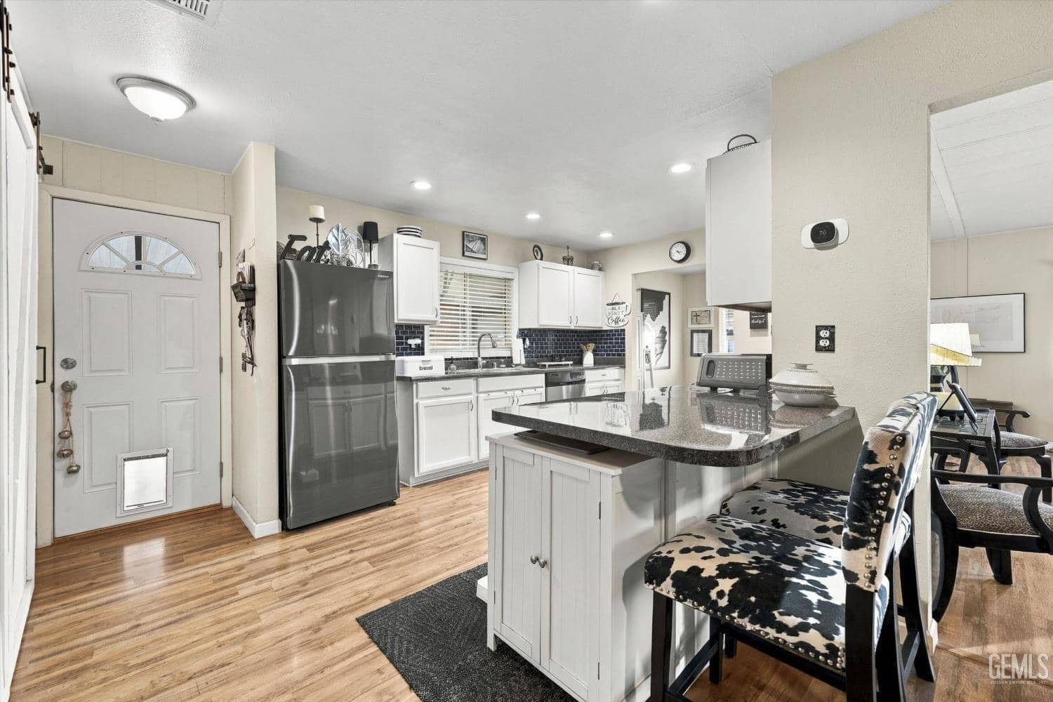 725 45th Street — photo 3