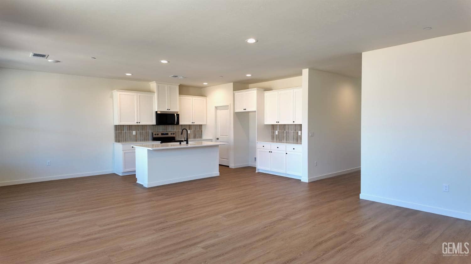 10702 Clackamas Way — photo 2