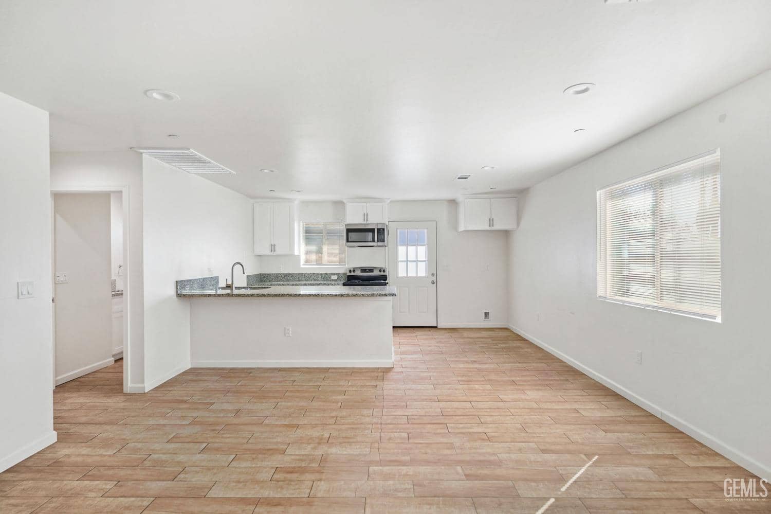 1028 Jeffrey Street — photo 6