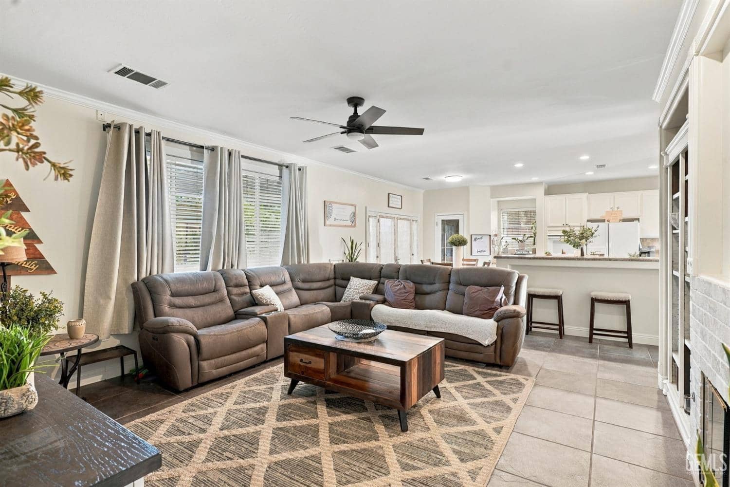 818 Mountain Park Drive — photo 4