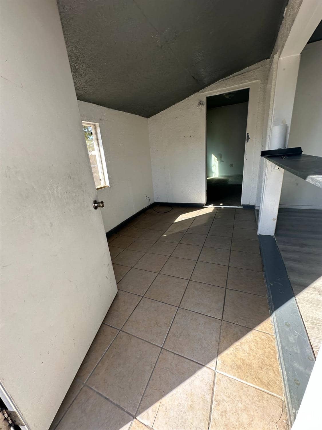 226 E 7th Street — photo 5