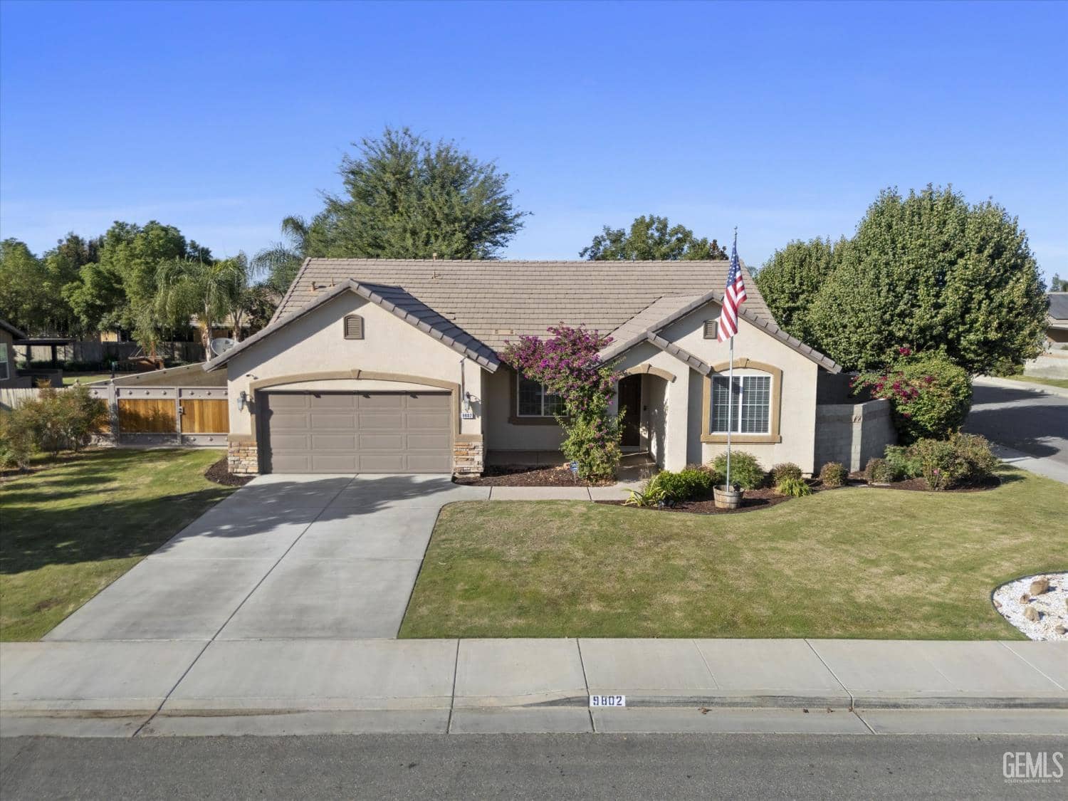 9802 Swansboro Way — photo 3