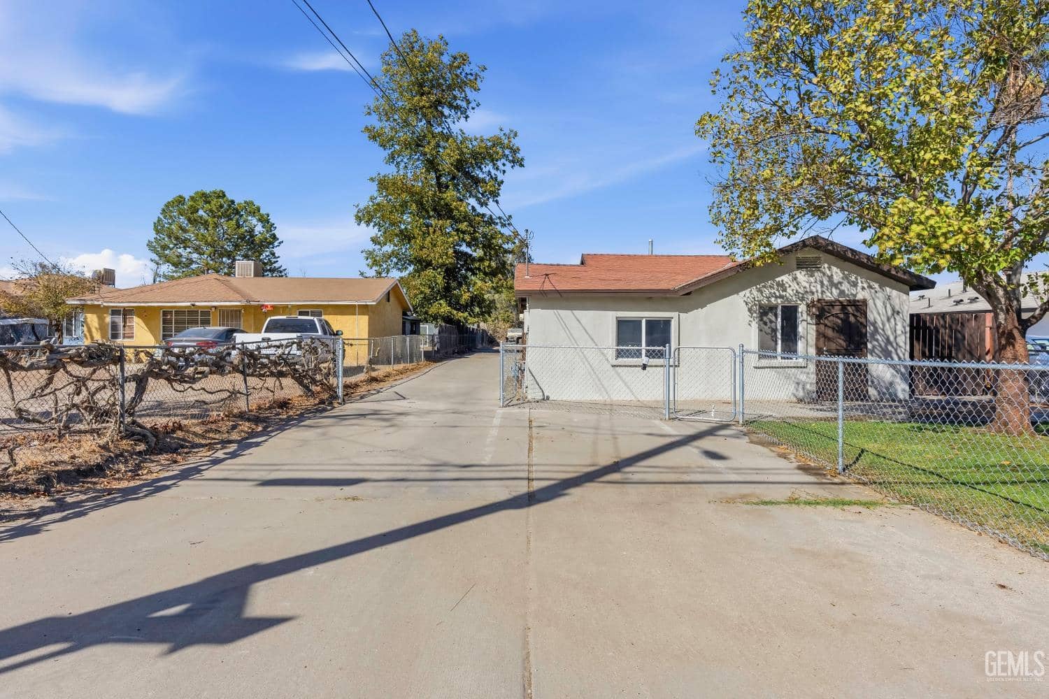 1010 E Casa Loma Drive — photo 2