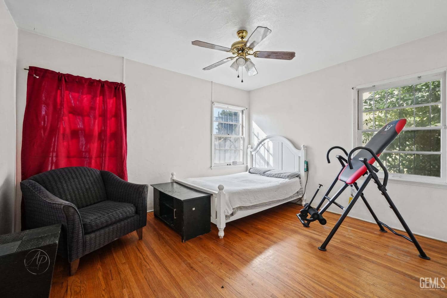 2108 Lester Street — photo 5